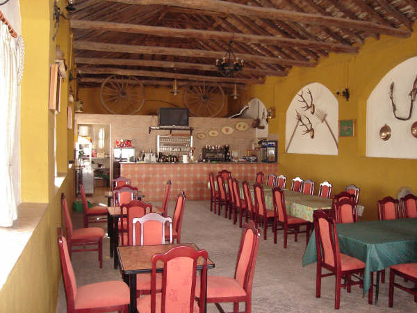 restaurante interior club de tior los llanos